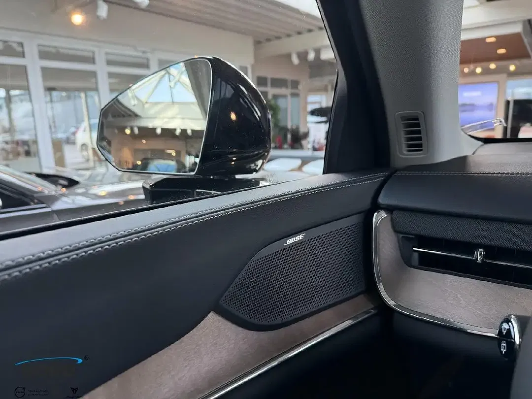 Volvo EX90 eAWD Performance Ultra - Thumbnail 13