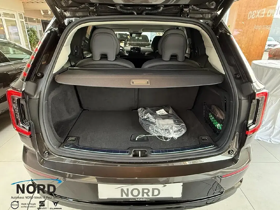 Volvo EX90 eAWD Performance Ultra - Thumbnail 7