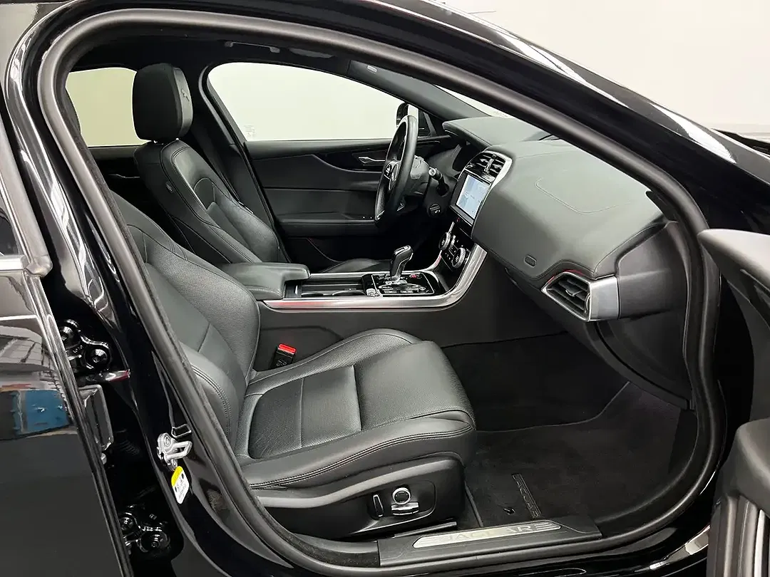 Jaguar XE 4x4 S - foto 15