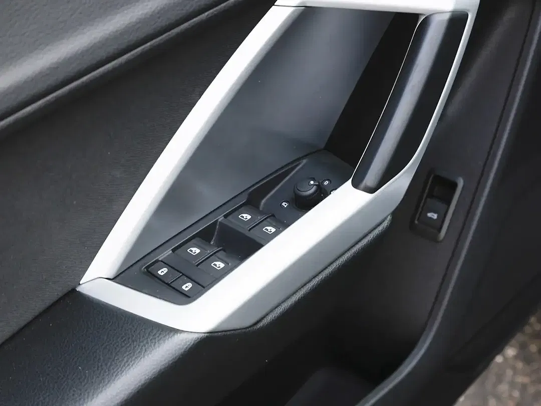 Audi Q3 35 TFSI S tronic S line - Thumbnail 13