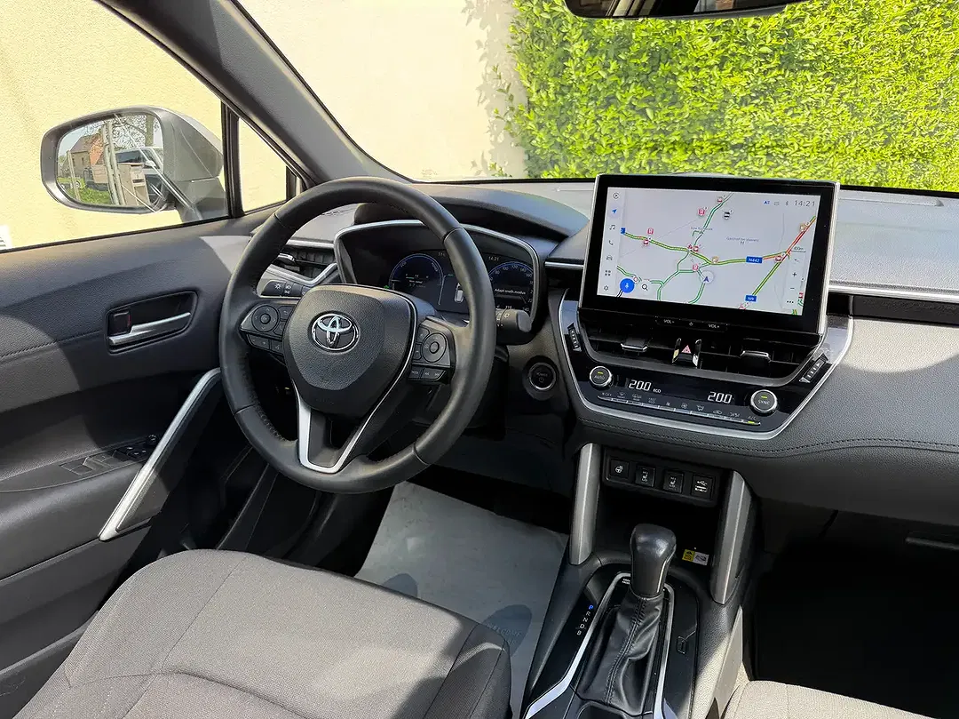 Toyota Corolla Cross - Thumbnail 3