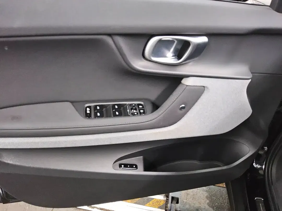 Polestar 2 Long Range - Thumbnail 9
