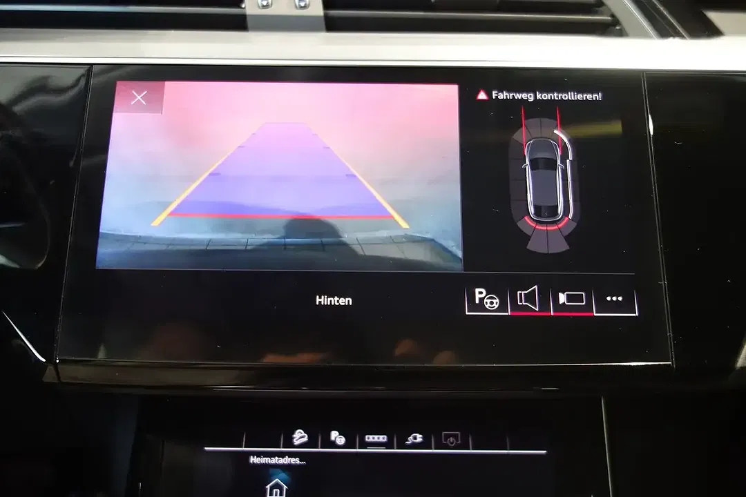 Audi Q8 55 e-tron quattro - Thumbnail 13