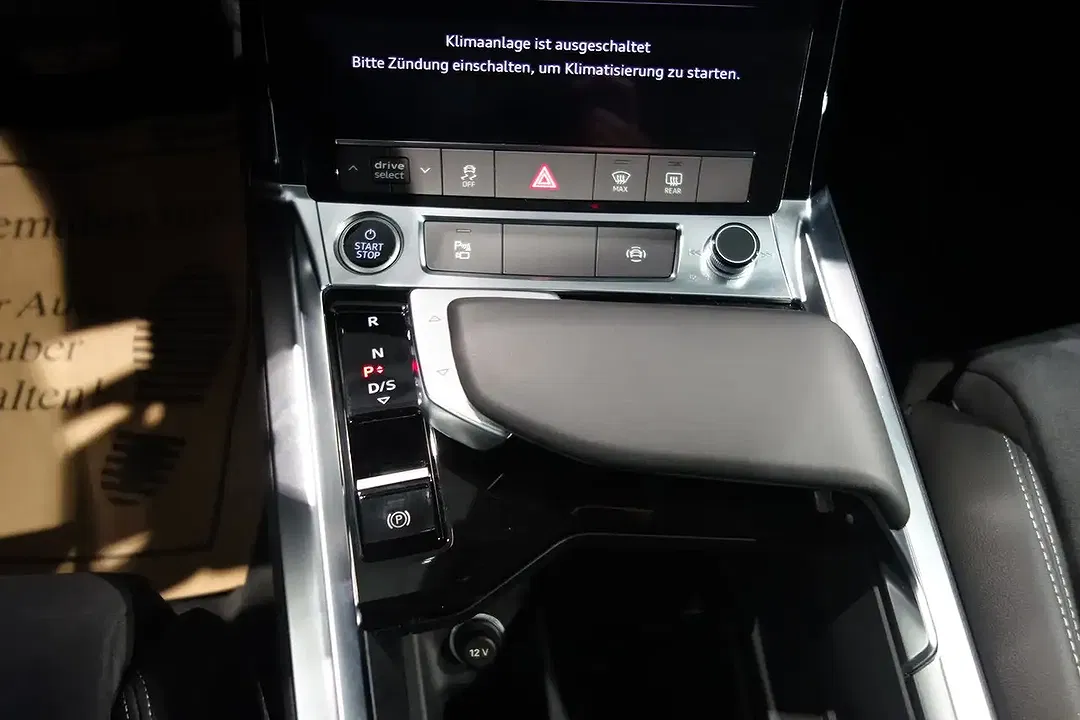 Audi Q8 55 e-tron quattro - foto 15