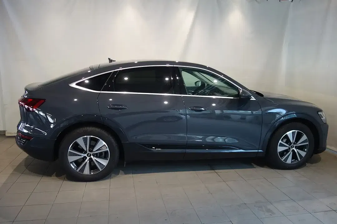 Audi Q8 55 e-tron quattro - Thumbnail 4