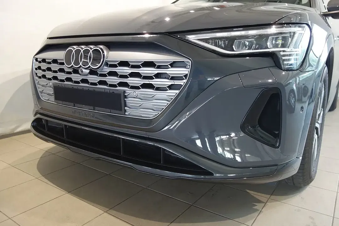 Audi Q8 55 e-tron quattro - Thumbnail 5