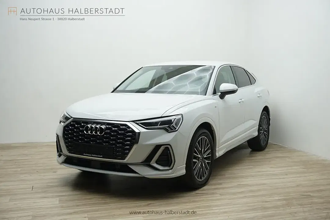 Audi Q3 35 TFSI Sportback S line - Thumbnail 3