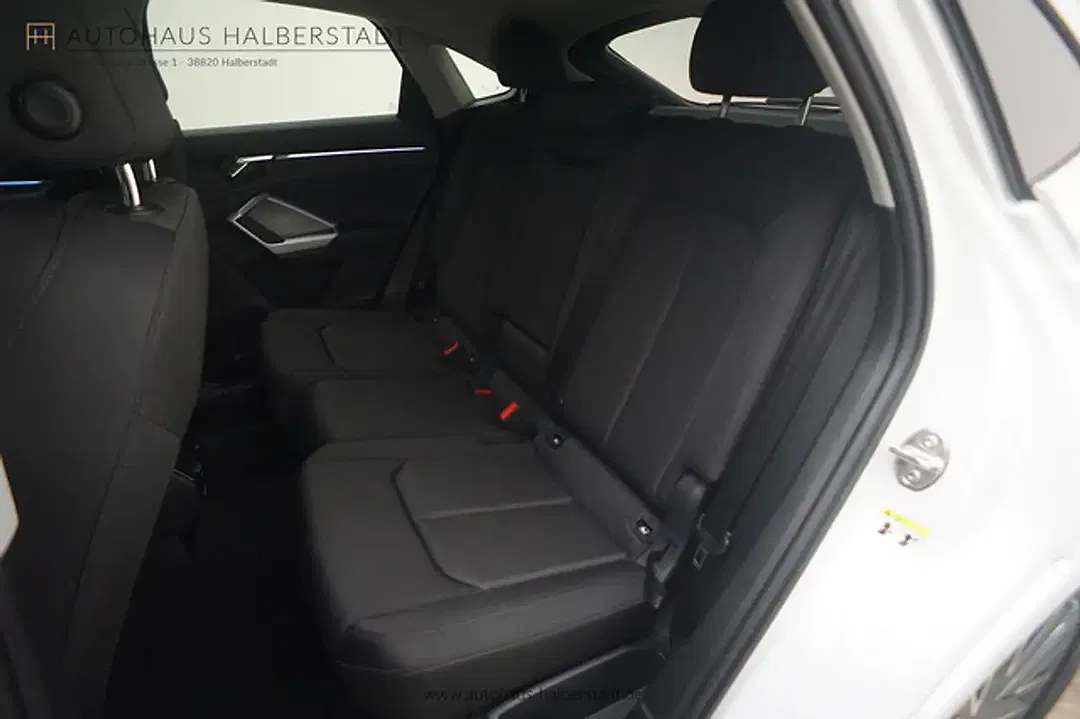 Audi Q3 35 TFSI Sportback S line - Thumbnail 8