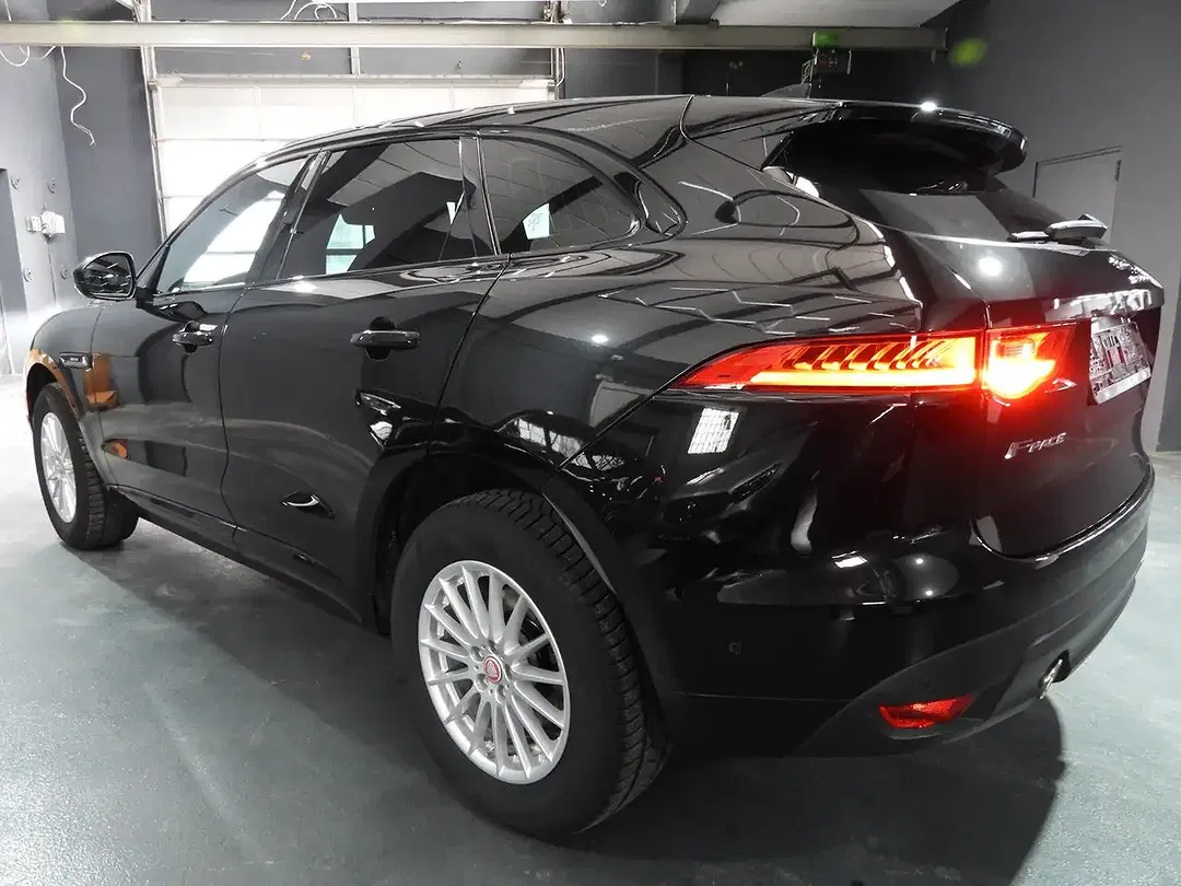 Jaguar F-Pace 4x4 R-Sport - Thumbnail 10