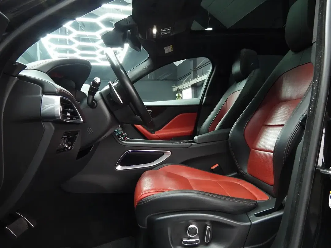 Jaguar F-Pace 4x4 R-Sport - Thumbnail 11