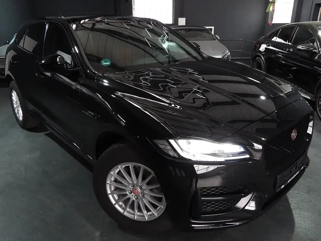 Jaguar F-Pace 4x4 R-Sport - Thumbnail 3