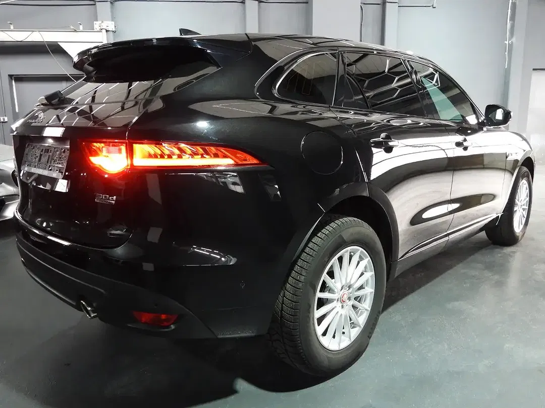 Jaguar F-Pace 4x4 R-Sport - Thumbnail 4