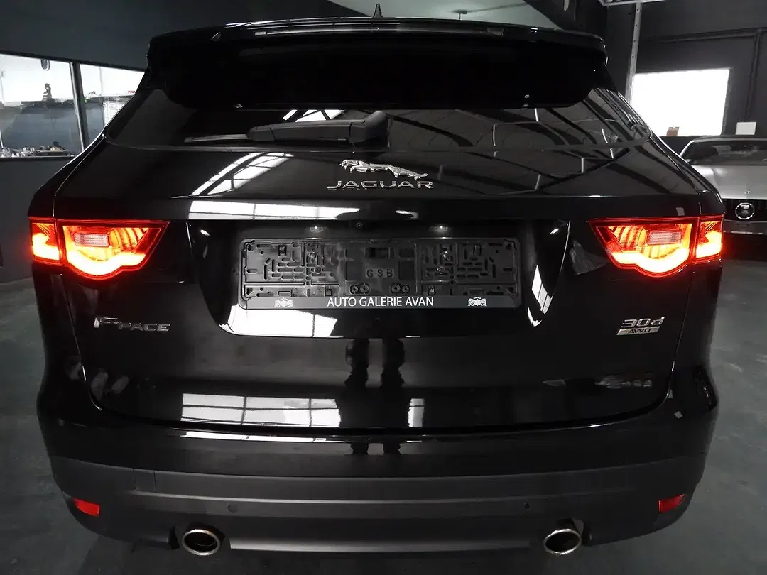 Jaguar F-Pace 4x4 R-Sport - Thumbnail 5