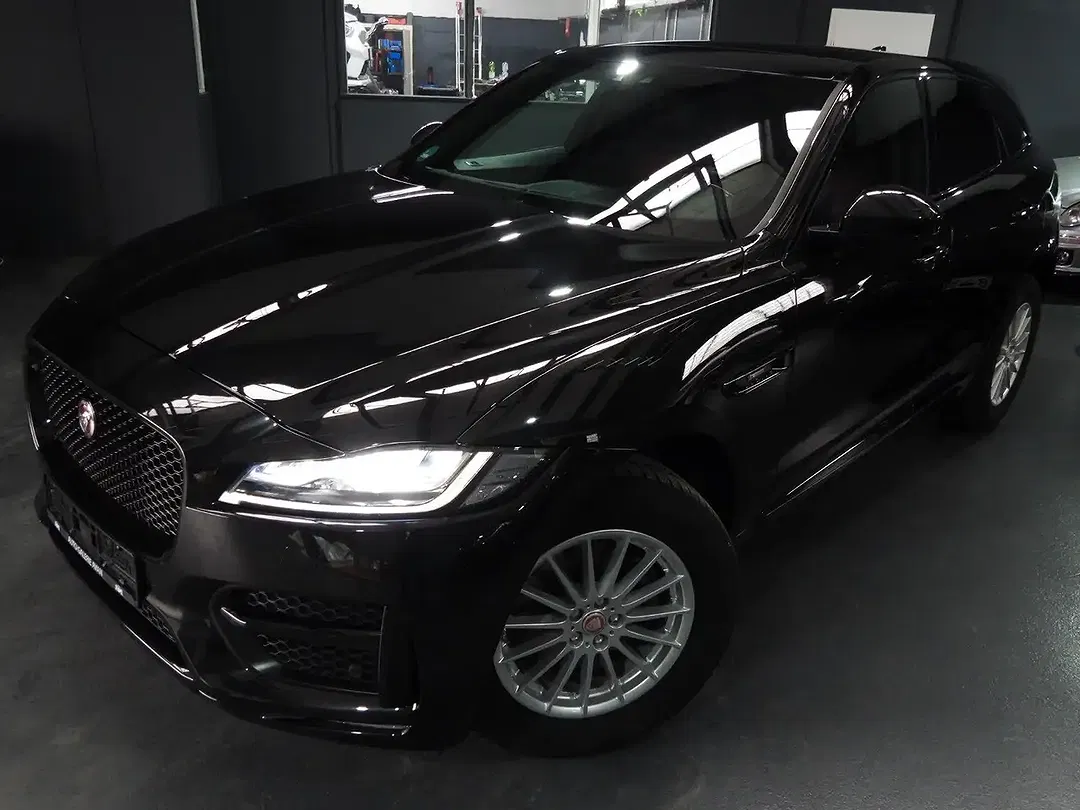 Jaguar F-Pace 4x4 R-Sport - Thumbnail 9