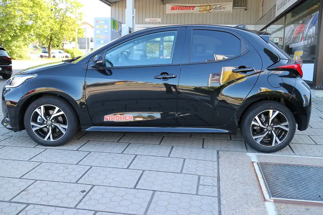 Toyota Yaris Hybrid Teamplayer - Thumbnail 3