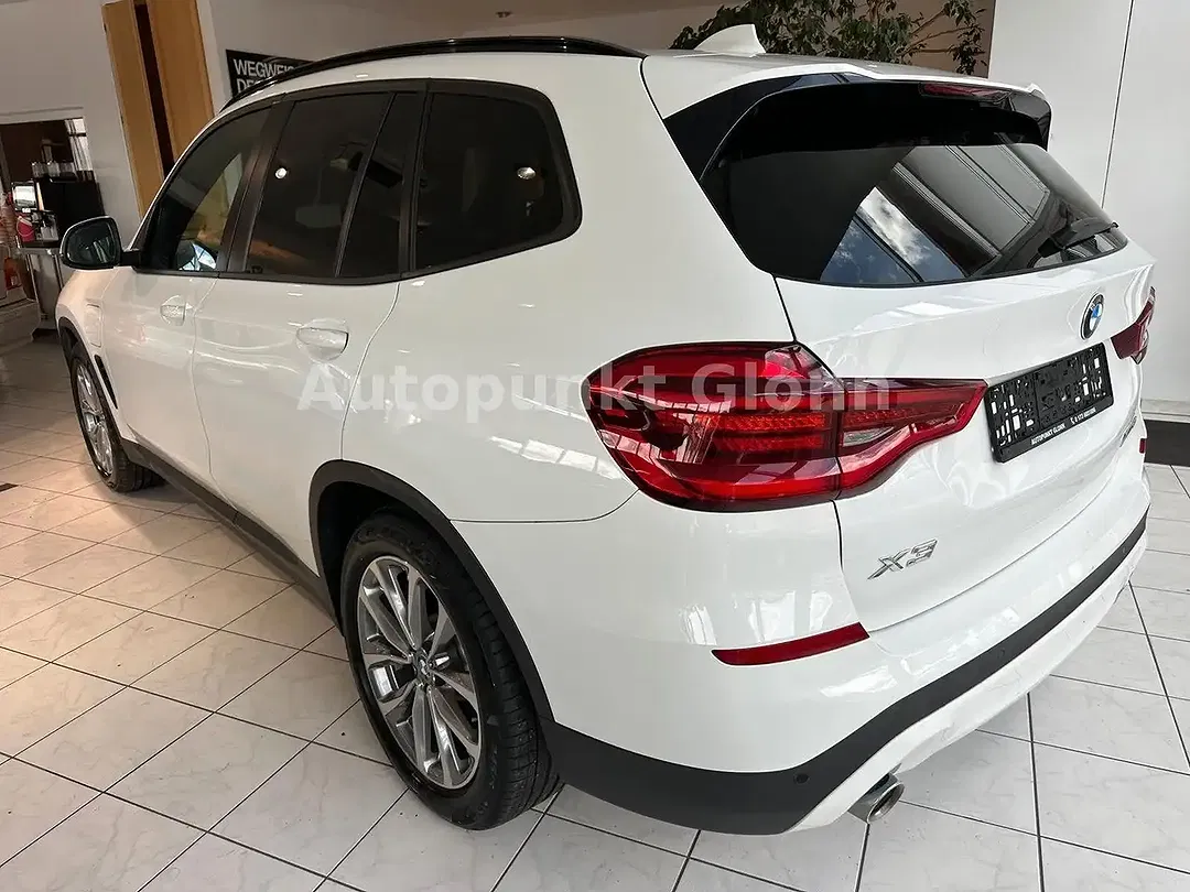 BMW X3 xDrive - Thumbnail 4