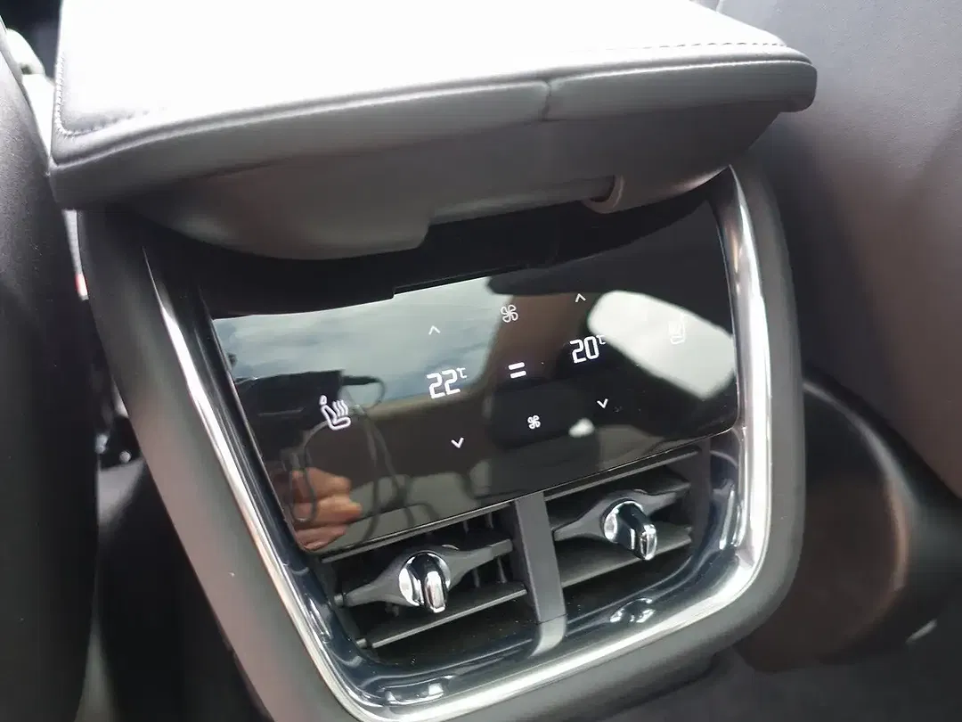 Volvo EX90 Twin Motor Executive Edition - Thumbnail 10