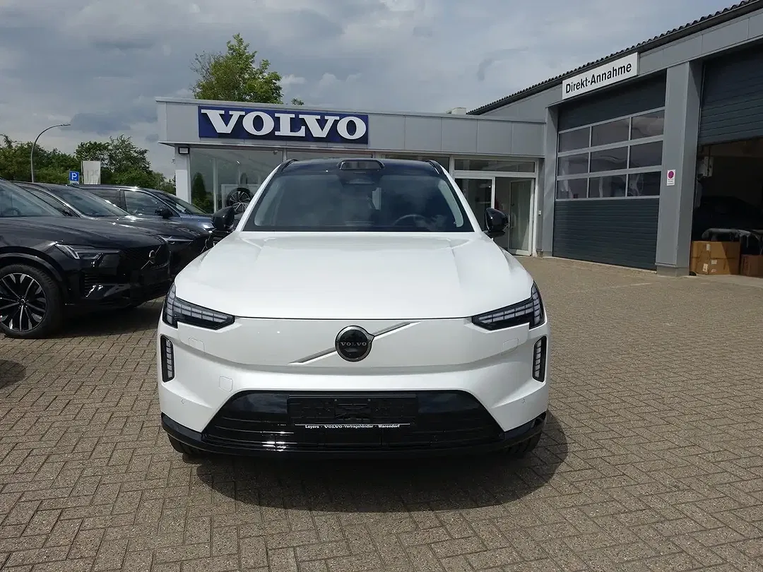 Volvo EX90 Twin Motor Executive Edition - Thumbnail 7