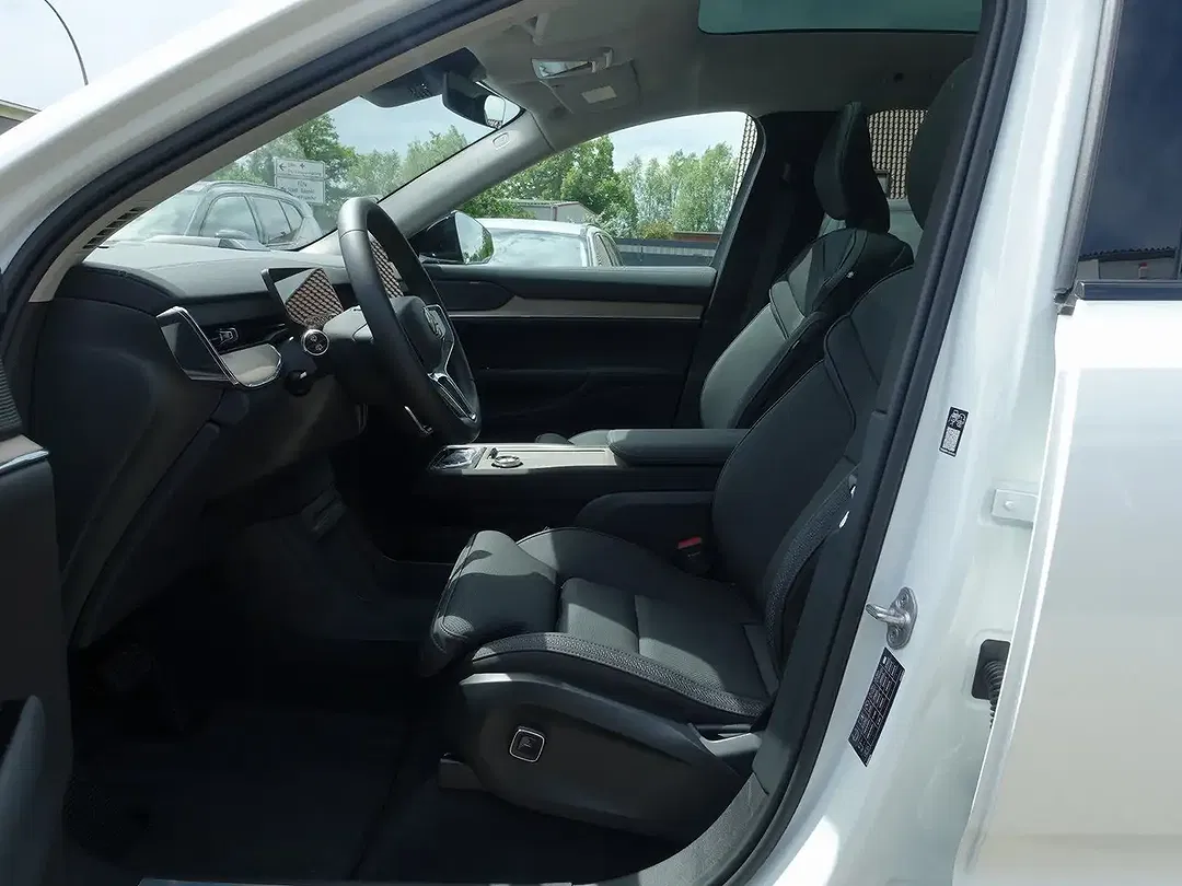 Volvo EX90 Twin Motor Executive Edition - Thumbnail 8