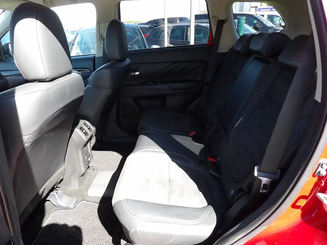 Mitsubishi Outlander PHEV AUT 4WD Spirit - Thumbnail 10