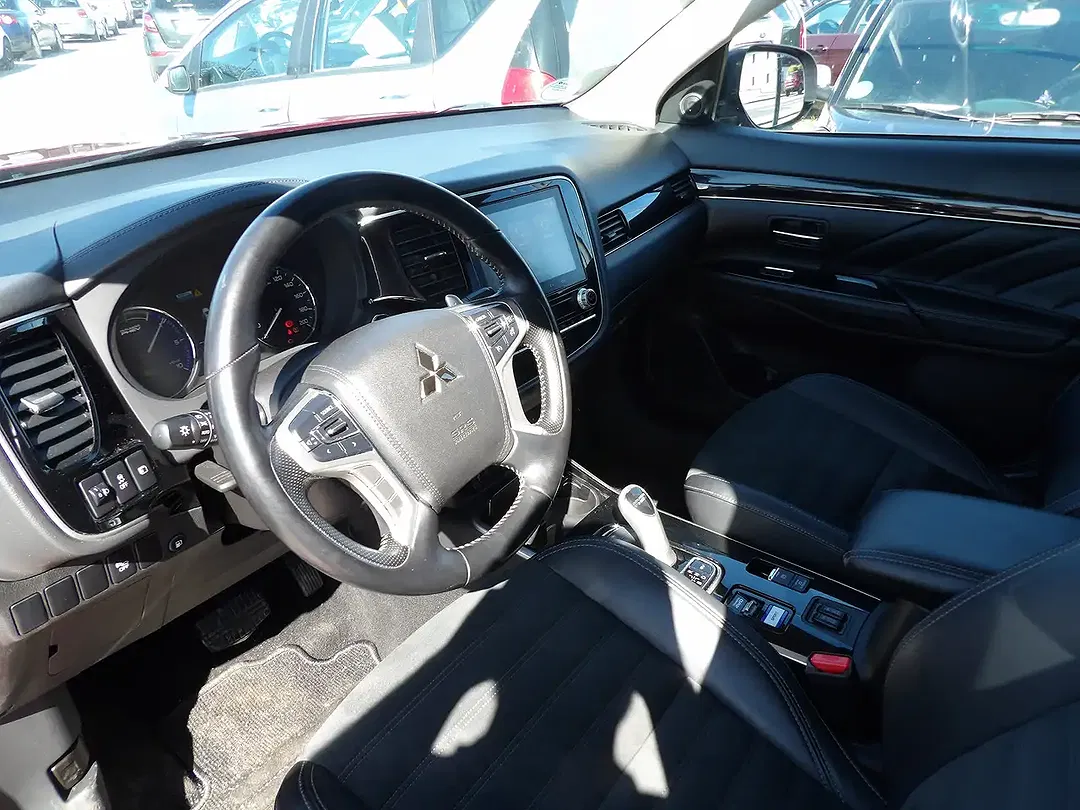 Mitsubishi Outlander PHEV AUT 4WD Spirit - Thumbnail 13