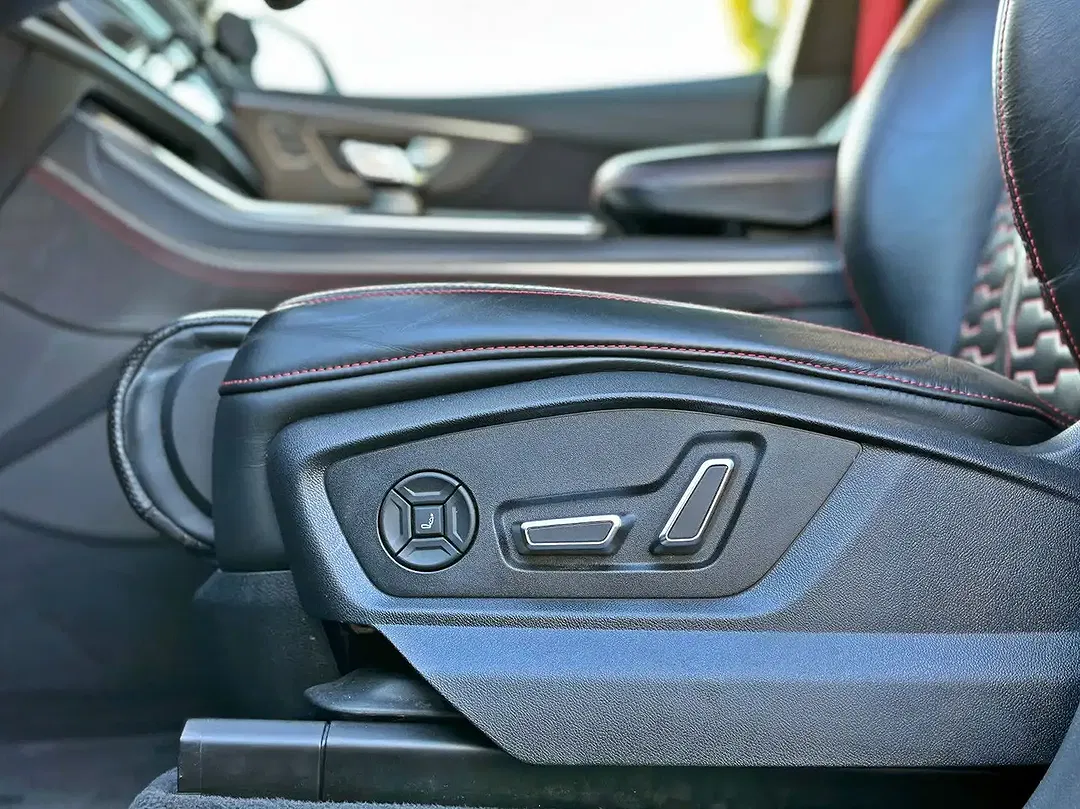 Audi RS Q8 quattro - Thumbnail 14