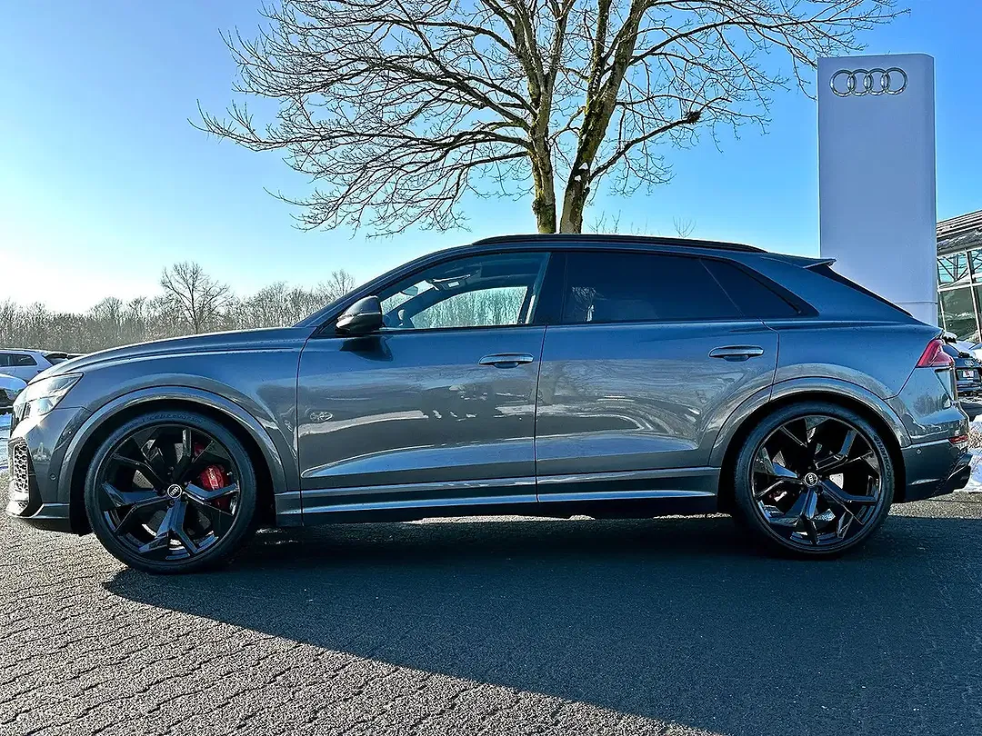 Audi RS Q8 quattro - Thumbnail 4