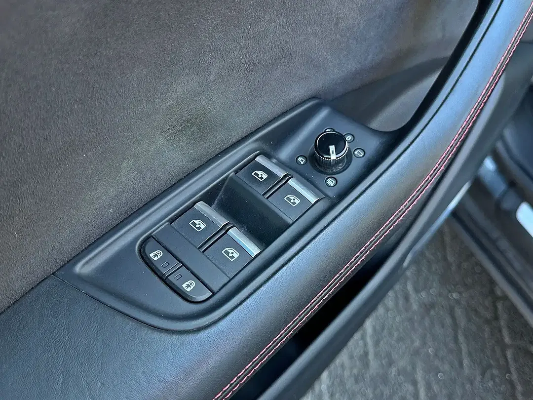 Audi RS Q8 quattro - Thumbnail 7