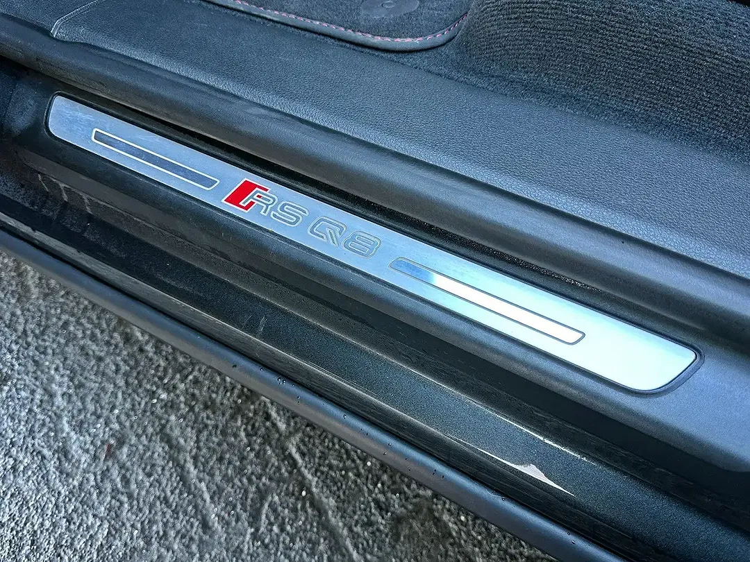 Audi RS Q8 quattro - Thumbnail 9