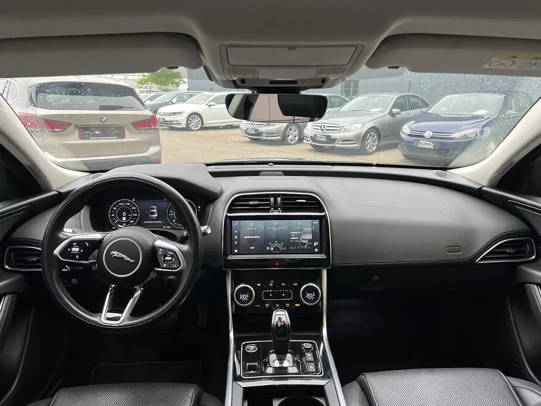 Jaguar XE AUT S - foto 15