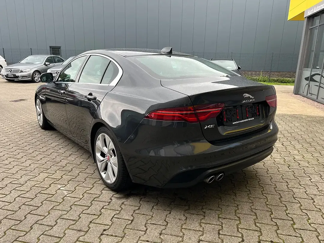 Jaguar XE AUT S - Thumbnail 4