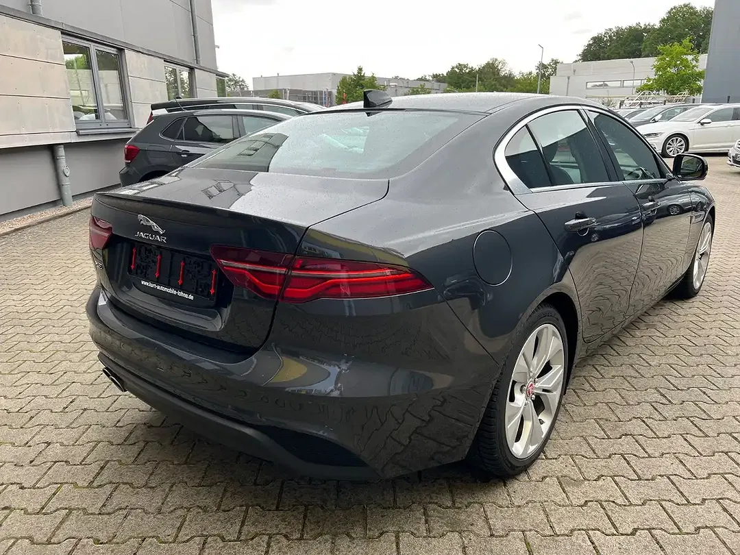 Jaguar XE AUT S - Thumbnail 6