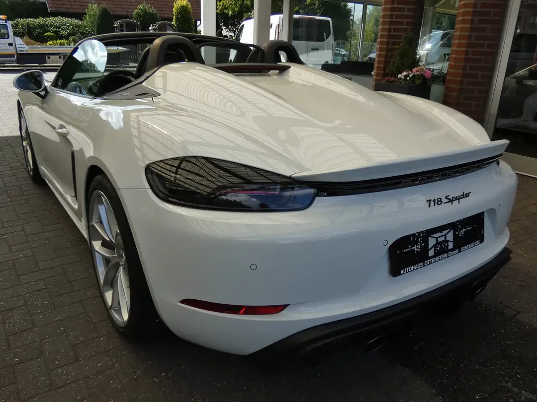 Porsche 718 Spyder - Thumbnail 11