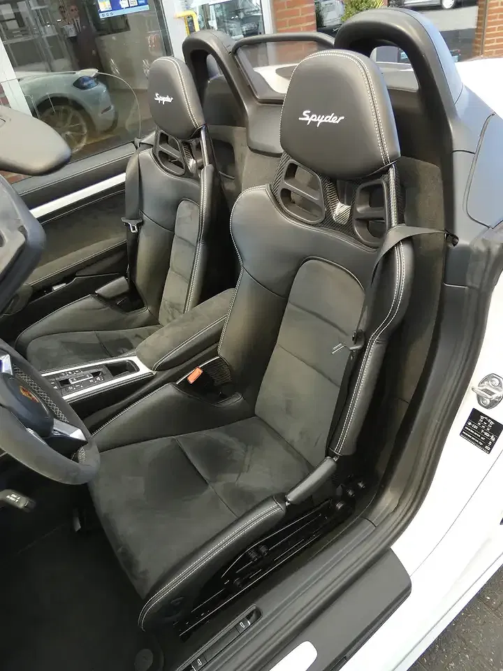 Porsche 718 Spyder - Thumbnail 12