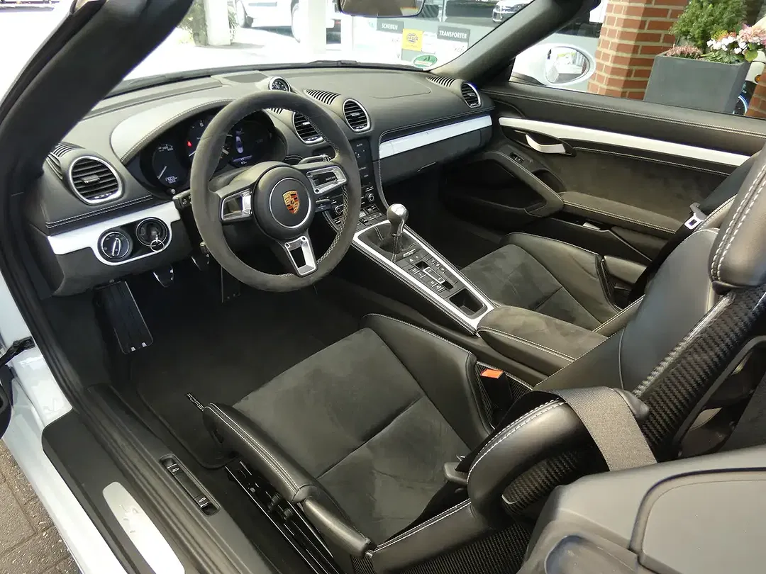 Porsche 718 Spyder - Thumbnail 13