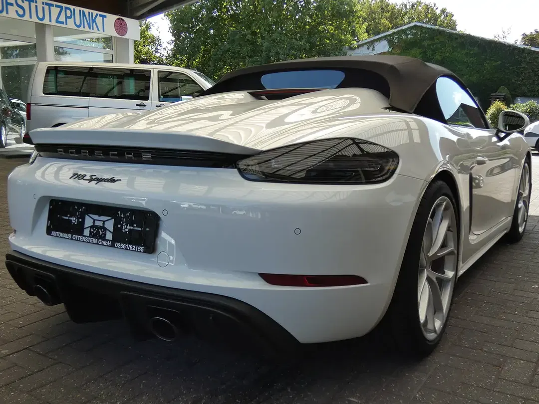 Porsche 718 Spyder - Thumbnail 3