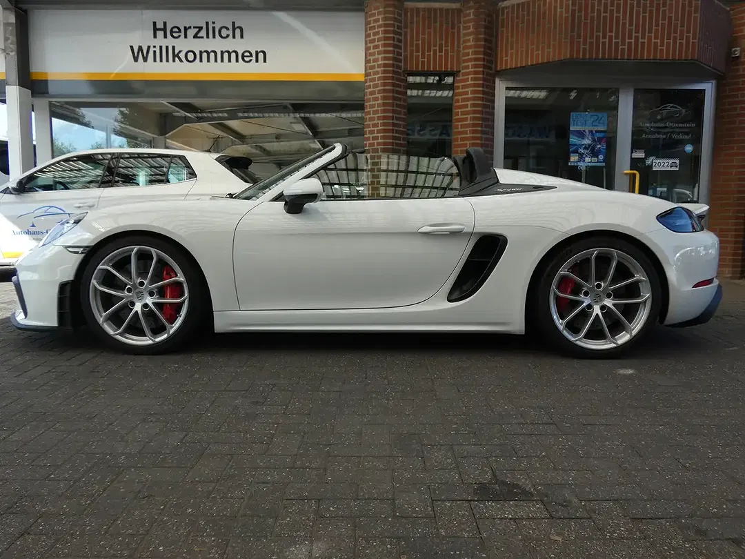 Porsche 718 Spyder - Thumbnail 8