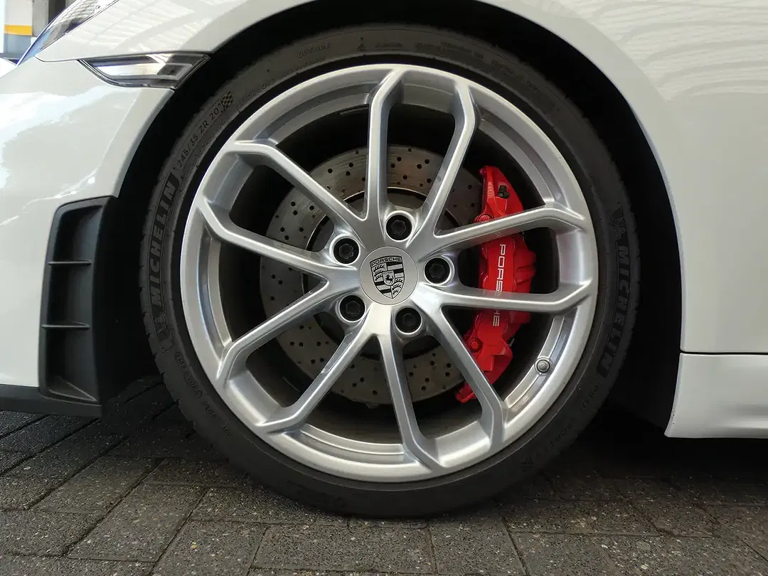 Porsche 718 Spyder - Thumbnail 9