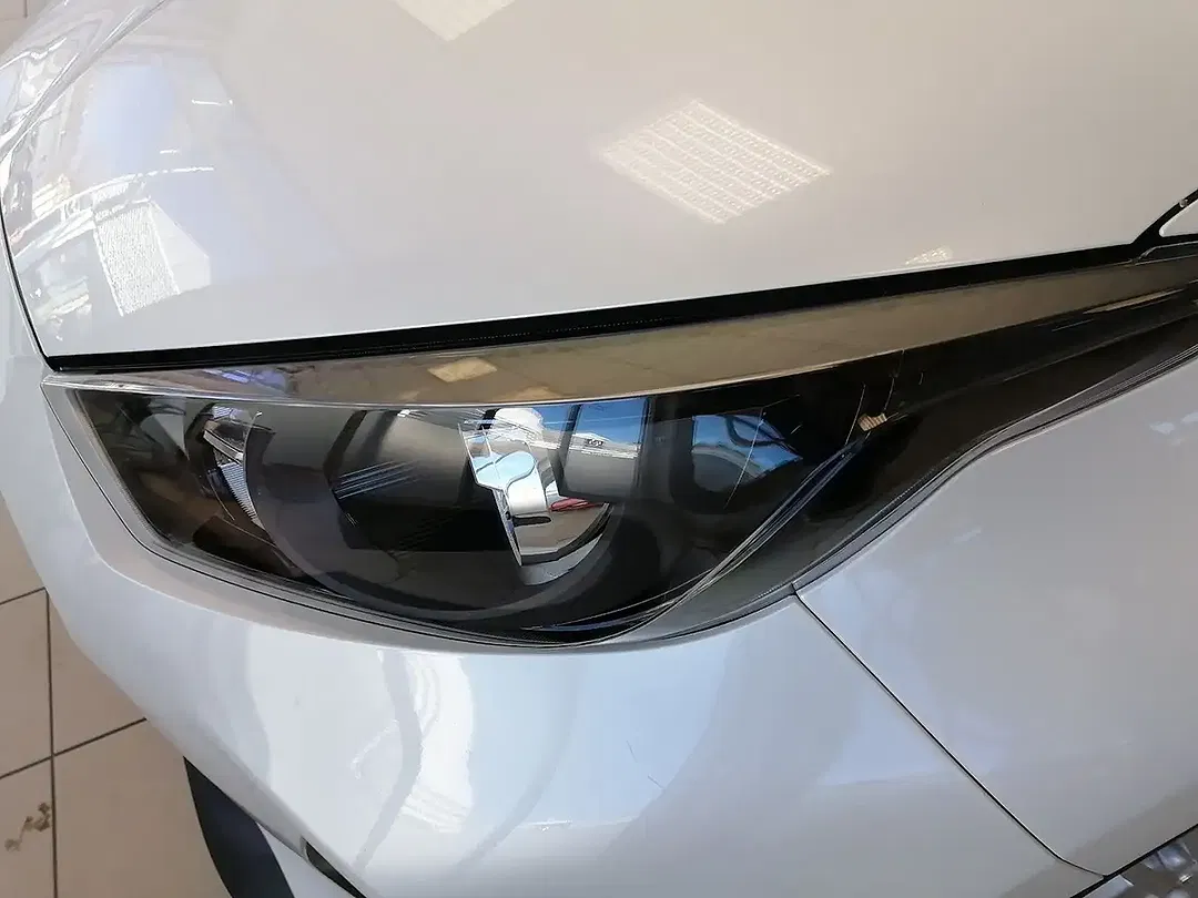 Mazda 2 Centre-Line - Thumbnail 3