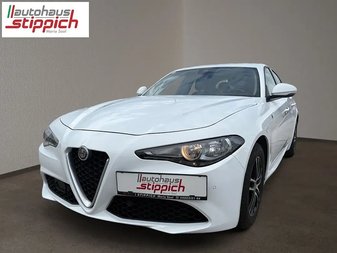 Alfa Romeo Giulia 2.2 - Thumbnail 1
