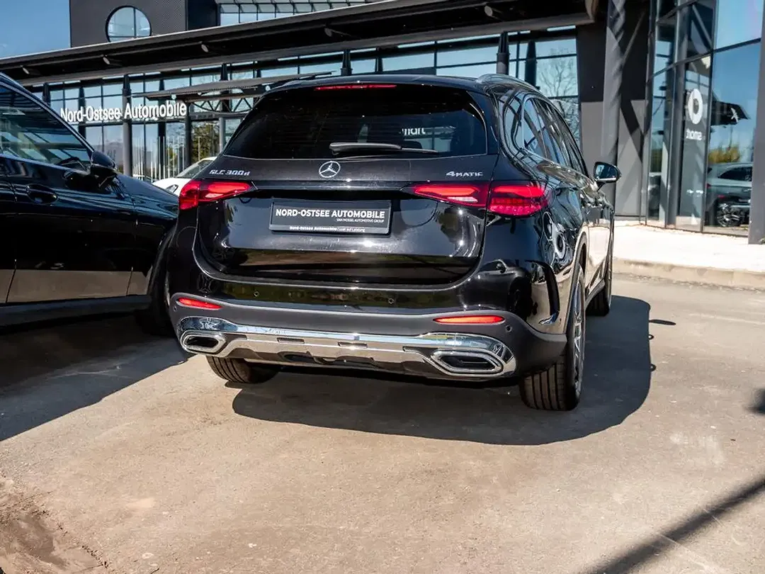 Mercedes-Benz GLC 300 4MATIC AMG MBUX - Thumbnail 5