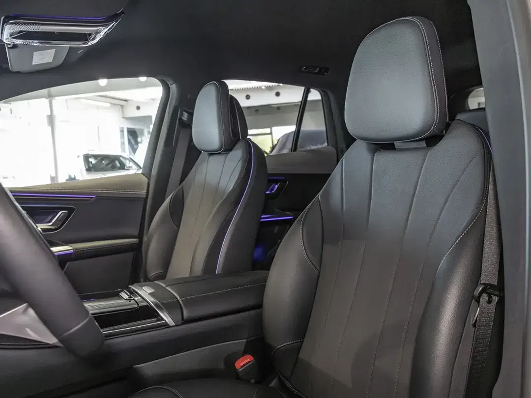 Mercedes-Benz EQE SUV 350 - Thumbnail 8