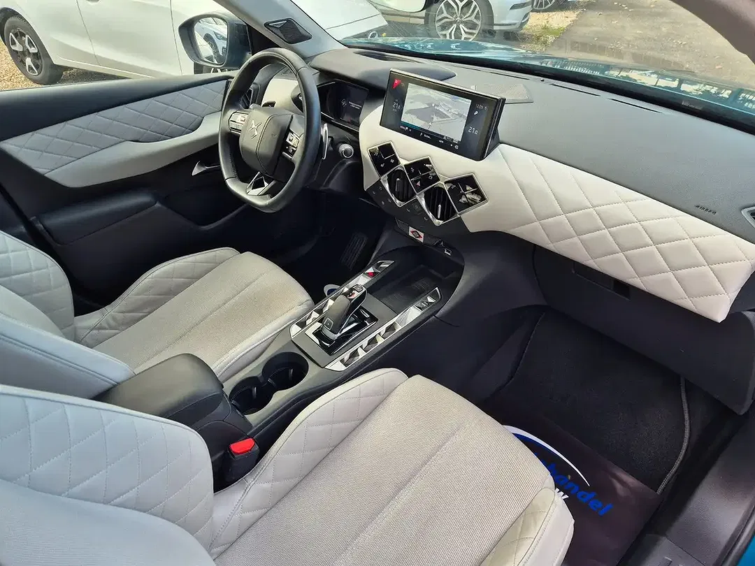 DS Automobiles DS 3 - Thumbnail 10