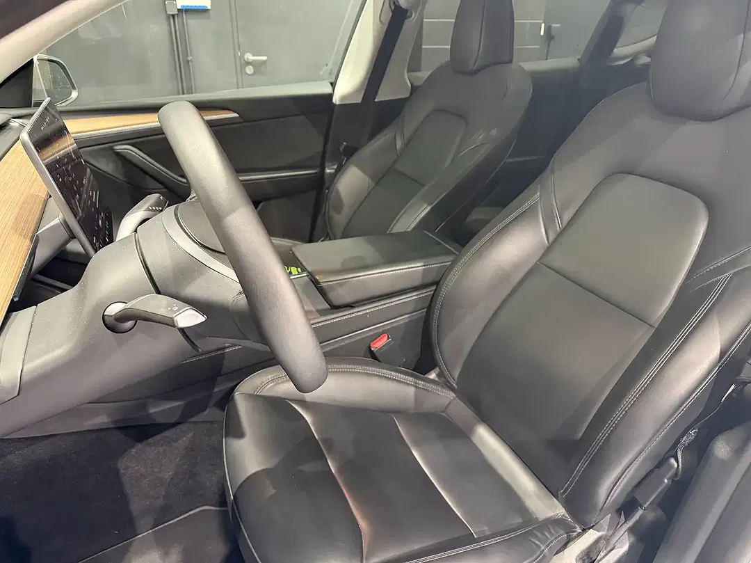 Tesla Model Y Dual Motor Performance - Thumbnail 11