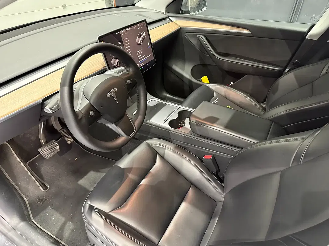 Tesla Model Y Dual Motor Performance - Thumbnail 12