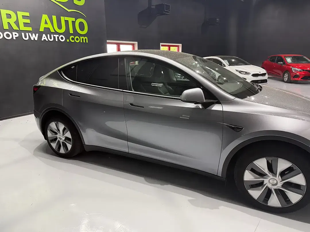 Tesla Model Y Dual Motor Performance - Thumbnail 5