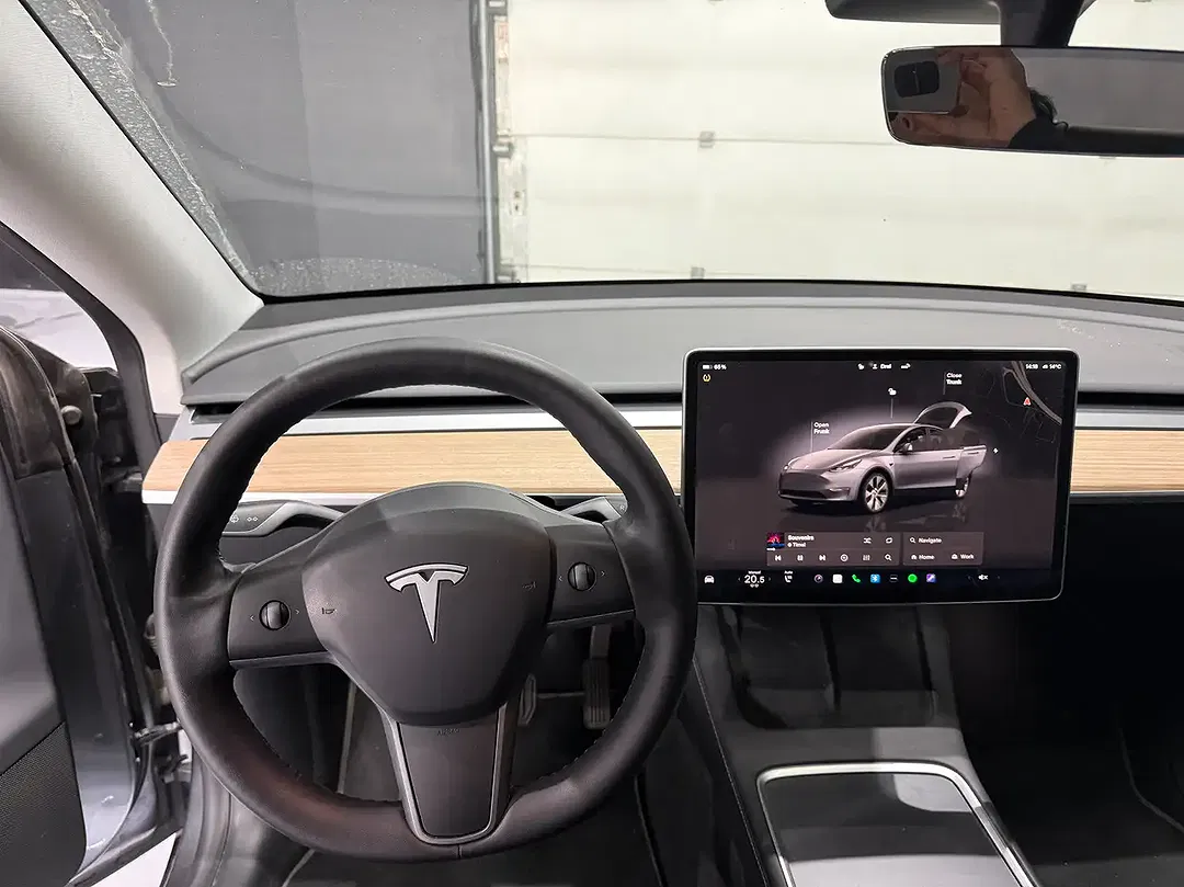 Tesla Model Y Dual Motor Performance - Thumbnail 9