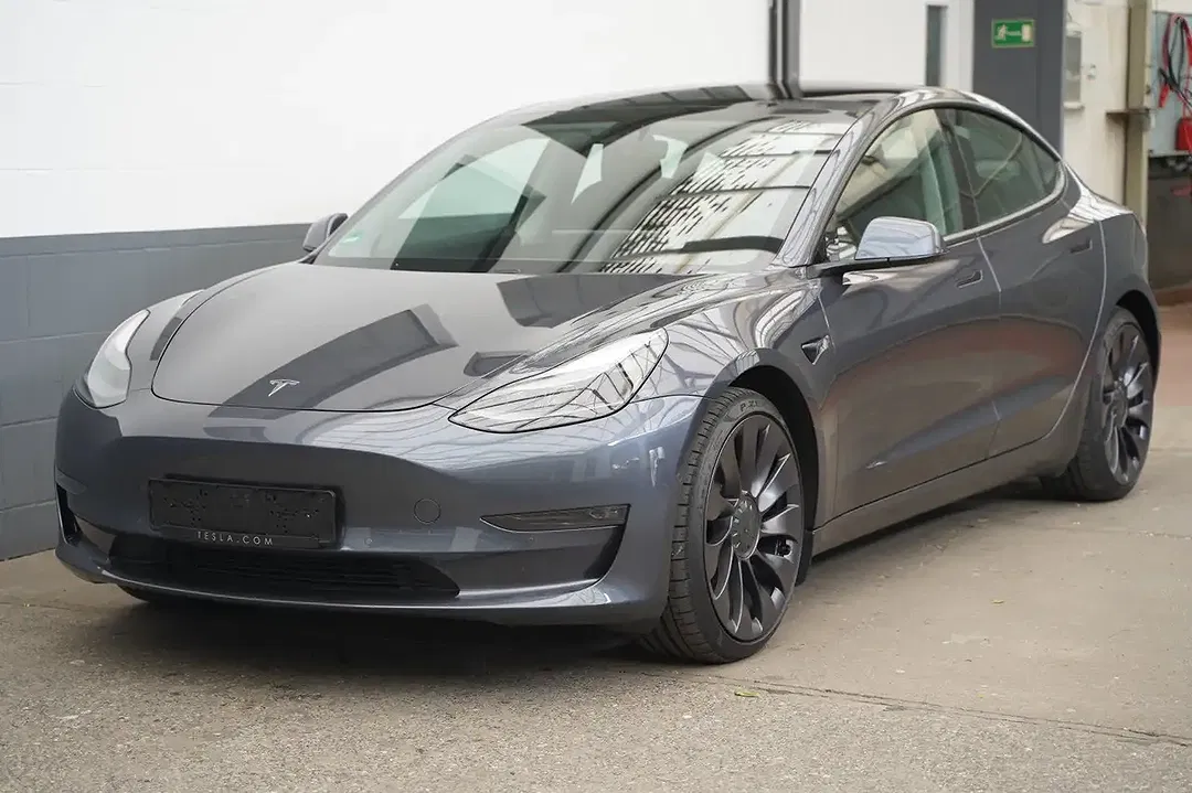 Tesla Model 3 Performance - foto 2