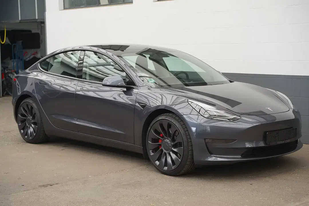 Tesla Model 3 Performance - Thumbnail 6
