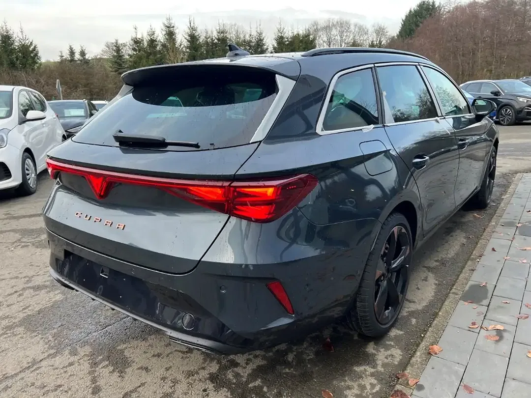 CUPRA Leon 1.5 eTSI DSG Sportstourer - Thumbnail 4